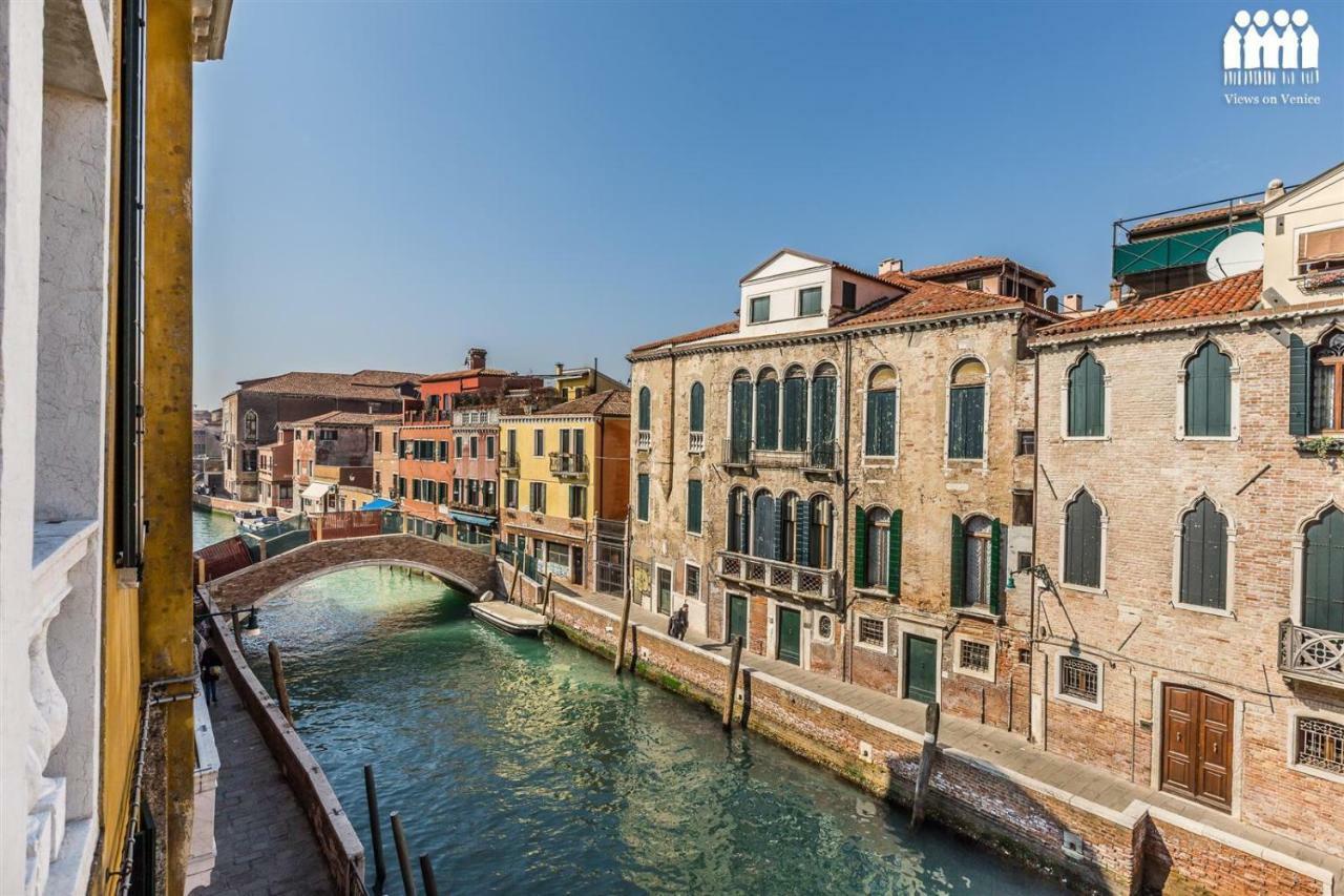 Ca' Degli Armeni Canal View Venice