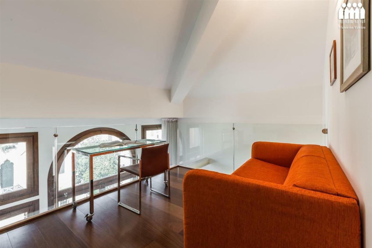 Ca' Degli Armeni Canal View Apartment *